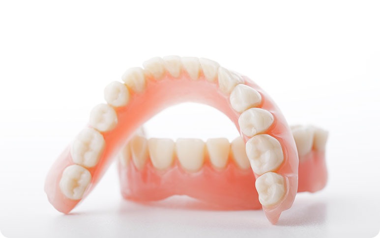 Complete Dentures | Forest Lane Dental Clinic | Family & General Dentists | SE Calgary